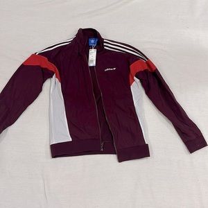 Vintage adidas oversized jacket. Size Small, never worn, NWT